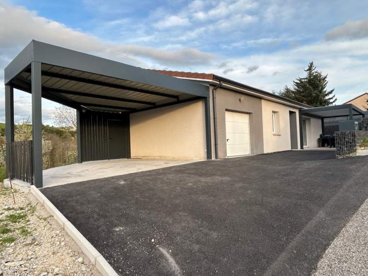 Nous proposons un accompagnement personnalisé pour la réalisation de vos projets de charpente métallique.